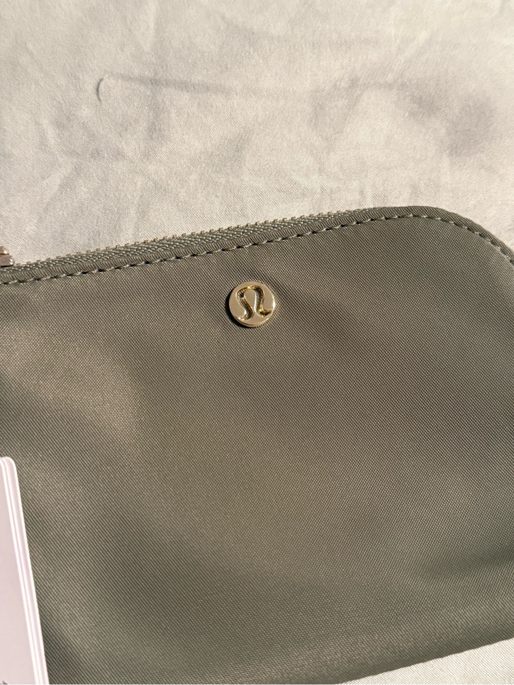 LULULEMON: Clippable Card Pouch - Picture 4 of 4